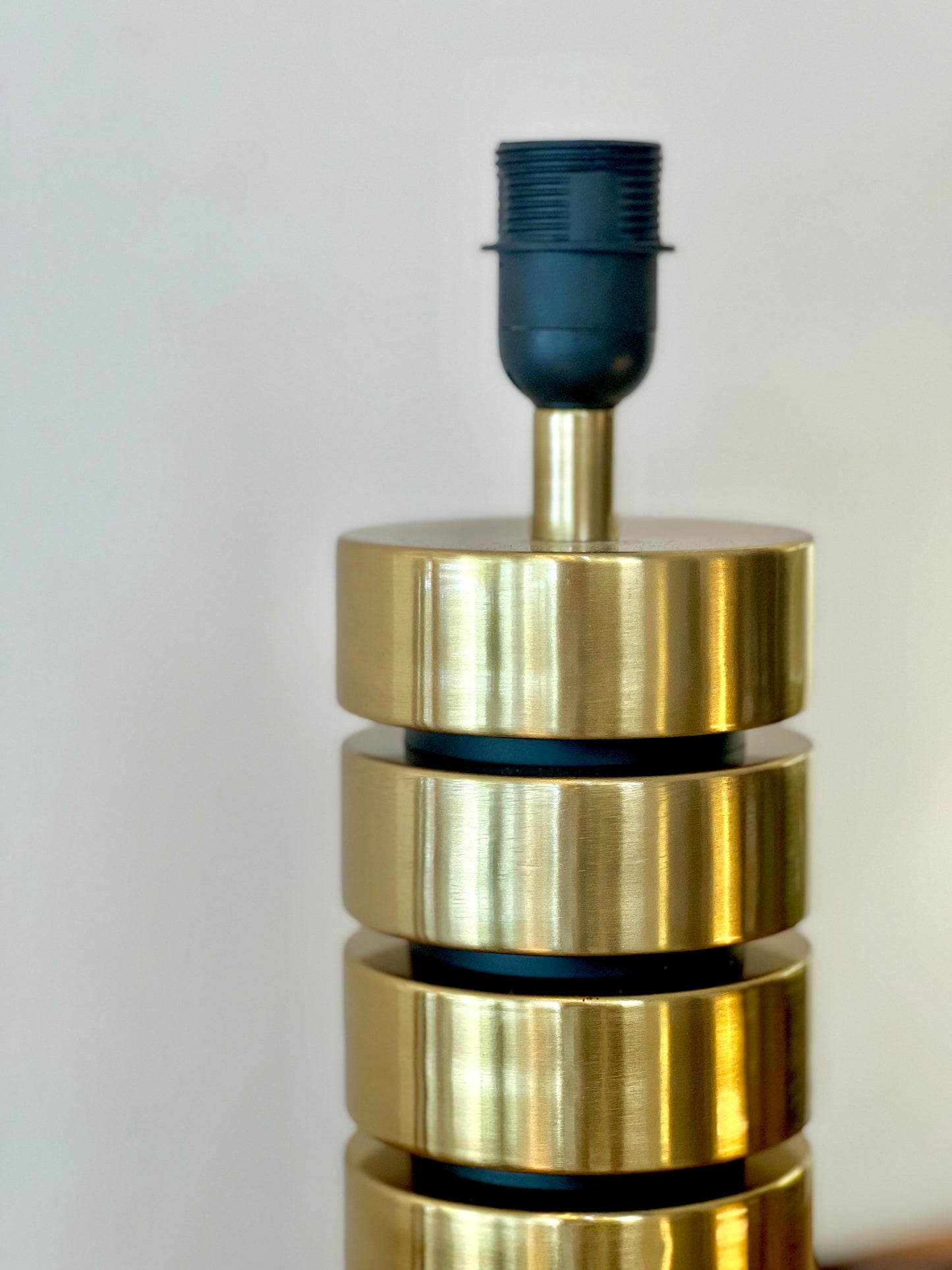 Vero Metallic Lamp Base